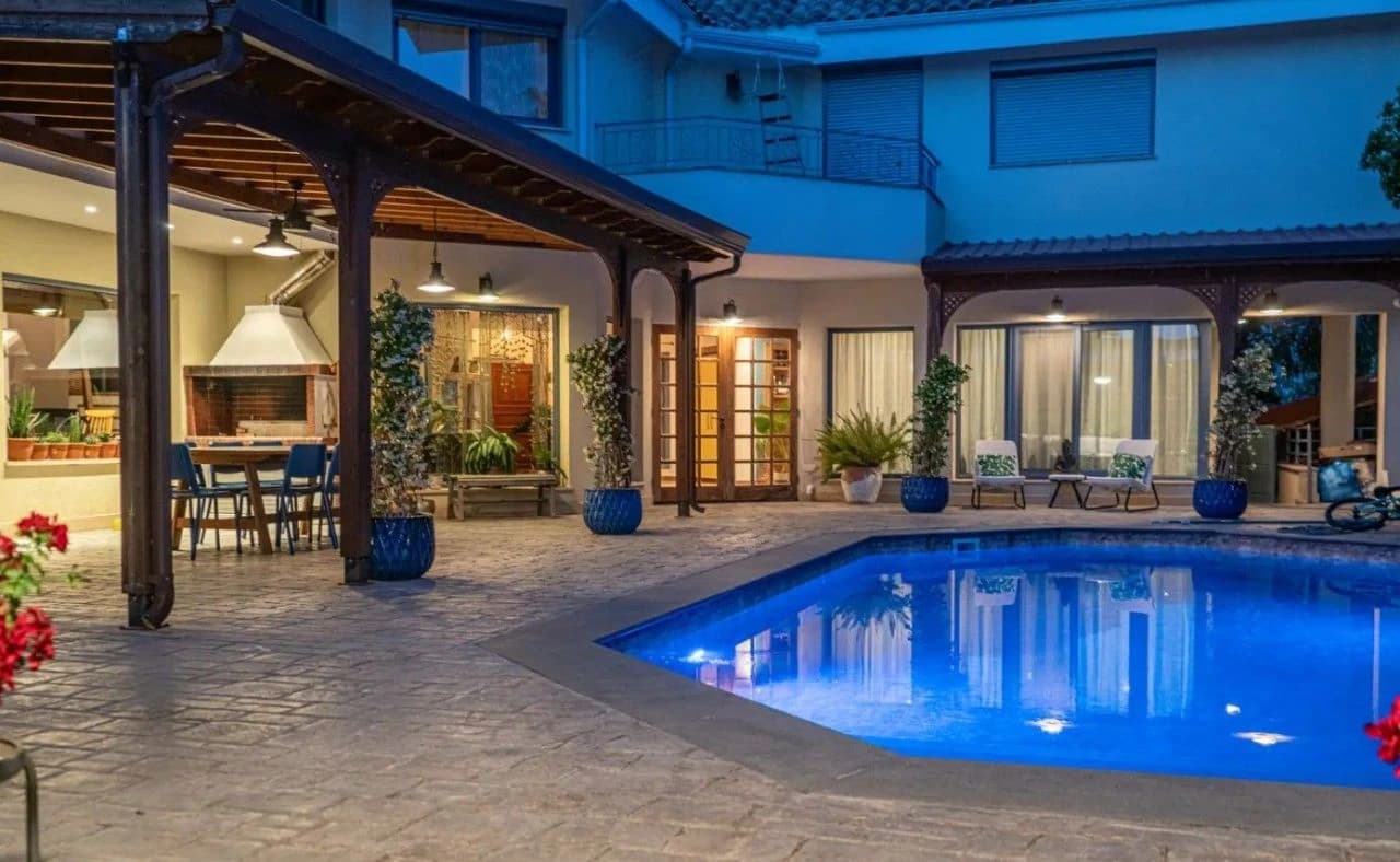Why Buy Through Salwa Real Estate?
